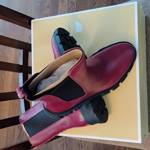 Michael Kors Ridley Chelsea boots-NEW - Picture 5 of 6